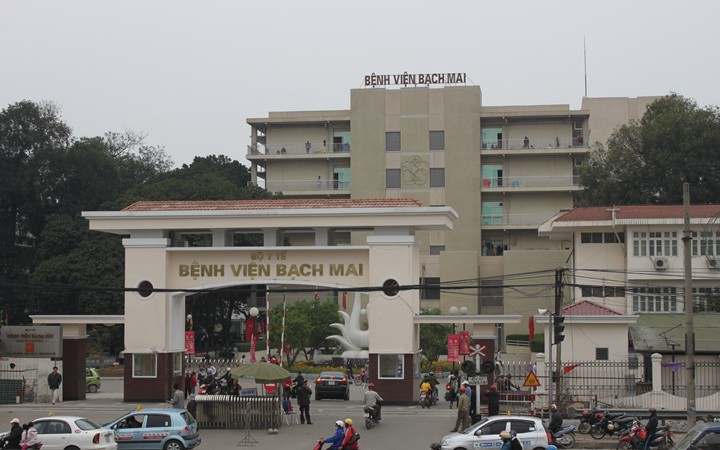 Khám và chữa bệnh gai cột sống ở bệnh viện Bạch Mai