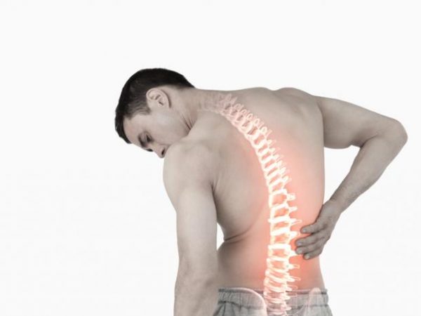 Nguyên nhân gây đau eo lưng bên phải